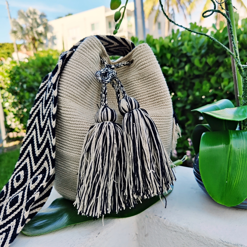 Original Wayuu wool handmade bag.